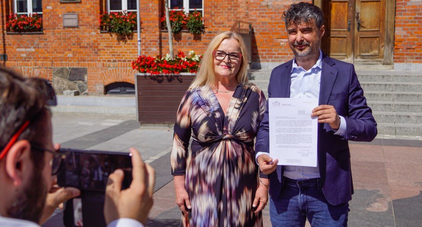 Czesław Drewnowski Honorowym Obywatelem Miasta Szczecinka. Poseł Lubczyk złożył wniosek