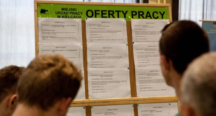 Coraz mniej pracy? W lipcu spadła liczba ofert