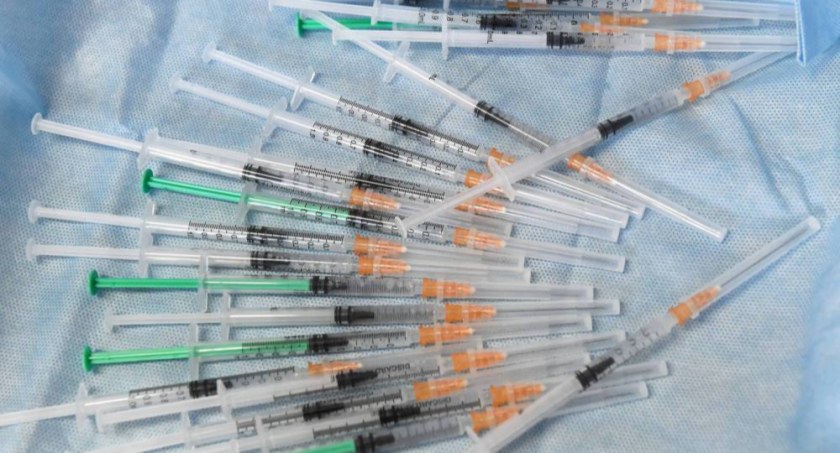 Czwarta dawka szczepionki przeciwko covid. Wystawiono już 382 tys. e-skierowań