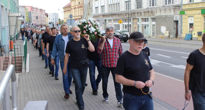 „W oczach niektórych jesteśmy oszołomami”. Szczecinecki Męski Różaniec po raz jedenasty