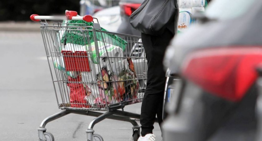 W sierpniu w sklepach ceny wzrosły średnio o blisko 24 proc.