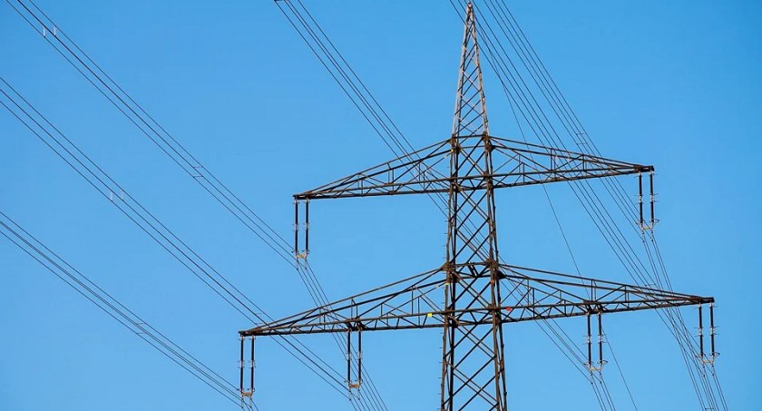 Gwałtowne podwyżki cen energii. Poseł ze Szczecinka: Bez pomocy firmy będą się zamykały