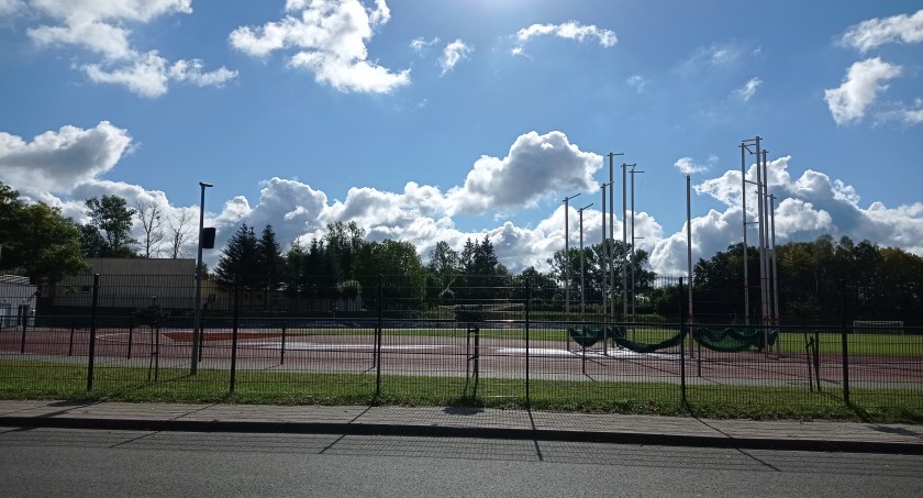 Boisko w Świątkach. Lekkoatletyka to początek, czas na piłkarzy