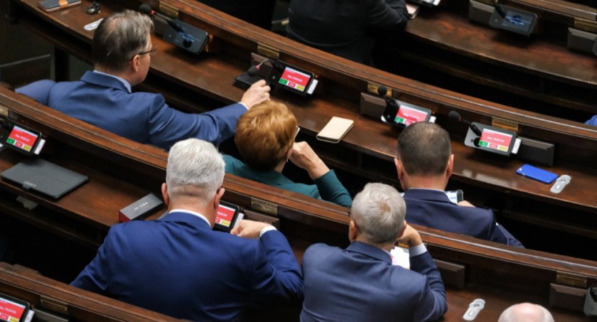Samorządy z dłuższą kadencją. Sejm podjął decyzję