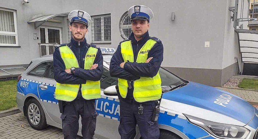 Nasi policjanci uratowali życie mężczyzny. Pomoc nadeszła w ostatniej chwili