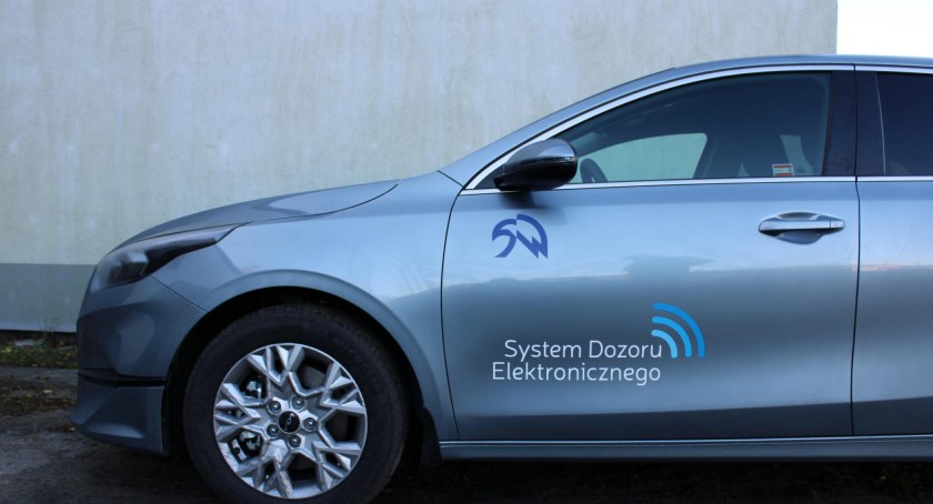 Po wyroku żyją z bransoletą. Tak działa system nadzoru, obsługiwany przez ZK Czarne