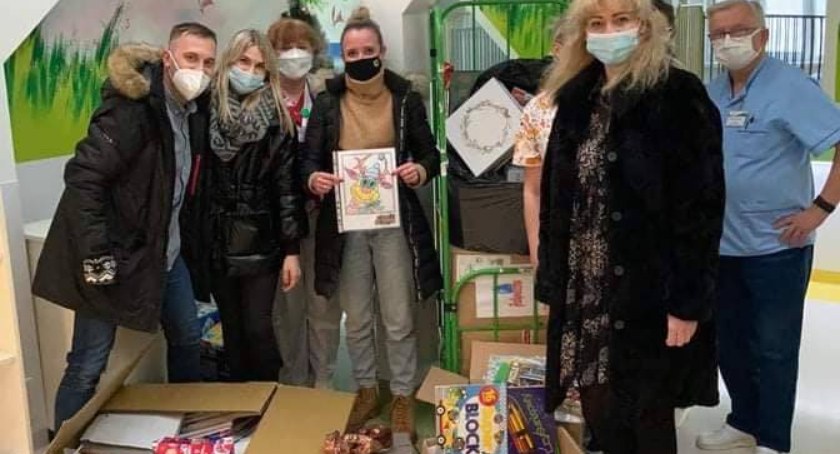 Kredki i kolorowanki dla dzieci w szpitalu. Wielka zbiórka rusza ponownie