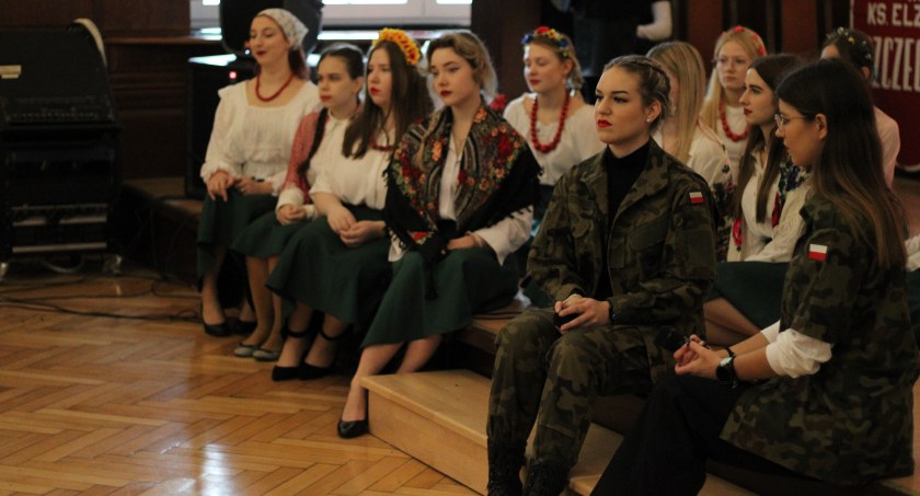 Młodzież w Szczecinku pamięta o Niepodległości