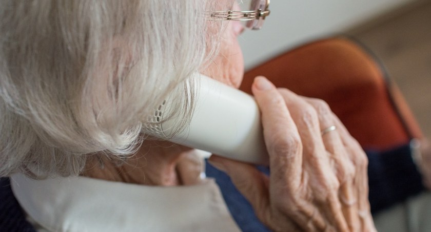 Dwie seniorki straciły 167 tysięcy. Wszystko przez jeden telefon