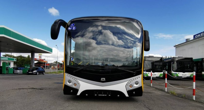 Po mieście autobusem czeskim, czy węgierskim?