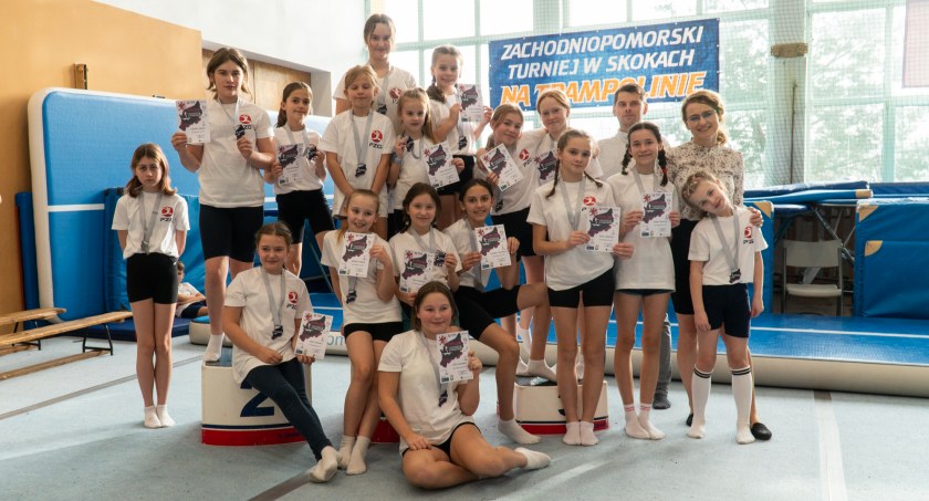 W „siódemce” skakali na trampolinach