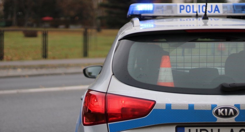 Awantura w schronisku dla bezdomnych. Pijany uderzył pięściami strażniczkę