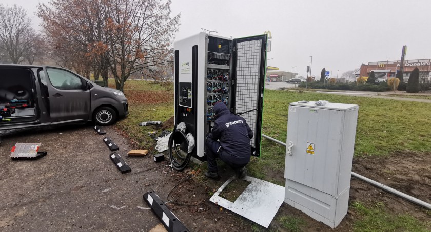 W Szczecinku powstaje stacja ładowania pojazdów elektrycznych