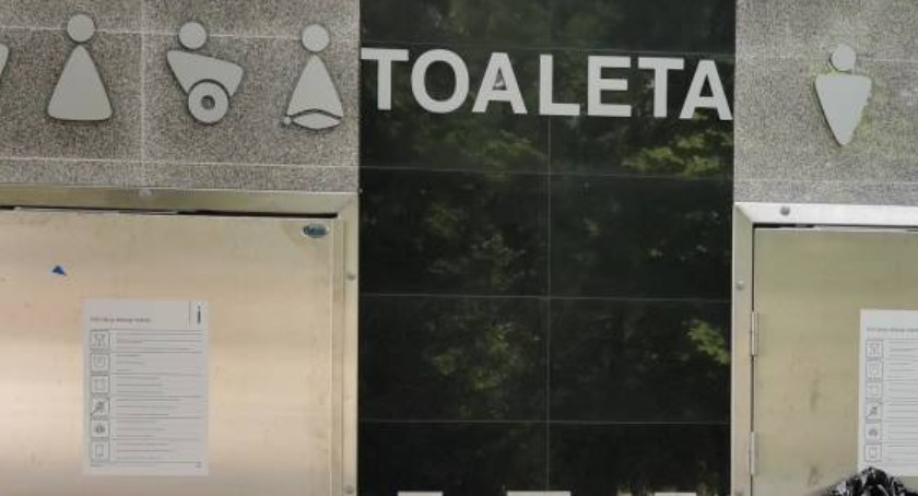 Zamknął się w miejskiej toalecie, trzeba go było ratować