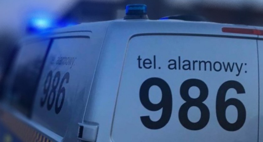 Nikt nie chciał pomóc w przeniesieniu chorej matki. Pomogła straż miejska