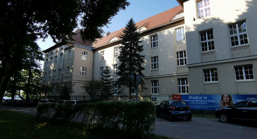 Jak uczą szkoły średnie w Szczecinku? Starosta: Nie jest wcale tak źle 