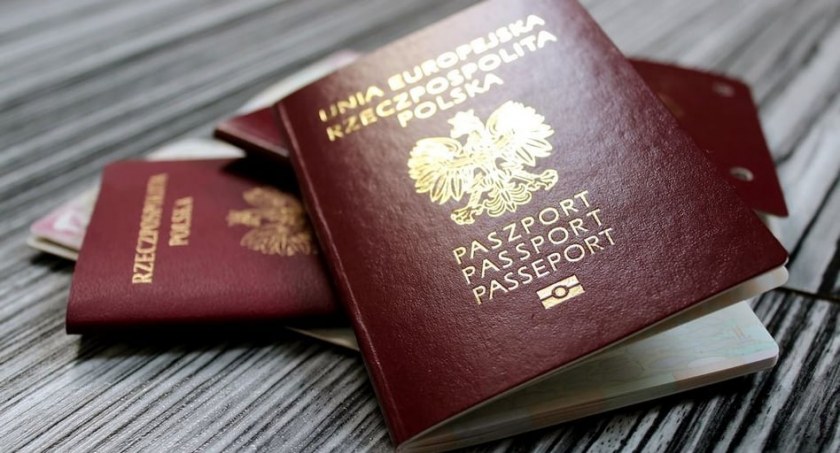 Drzwi zamknięte, telefon milczy. „Po paszport jechałem do Chojnic”