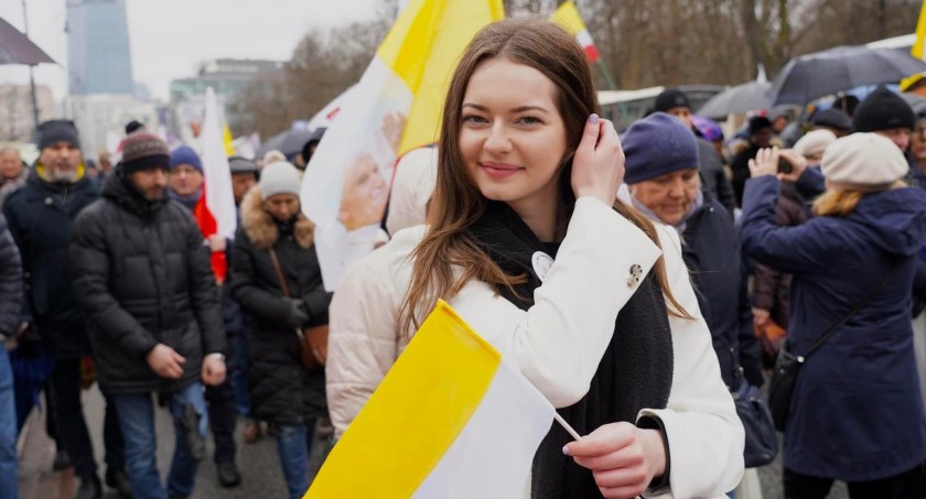 Paula Jakubik na Narodowym Marszu Papieskim: Broniliśmy Ciebie, Ojcze Święty