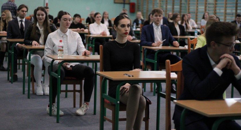 Oczytani i zestresowani. Maturzyści podchodzą do polskiego