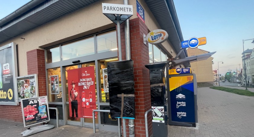 Cud się stał dnia pewnego. Parking koło Netto jest... bezpłatny. Jak to?