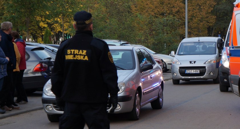 Wakatów na strażników miejskich coraz więcej. I nauczycielskich. Oferty pracy w Szczecinku