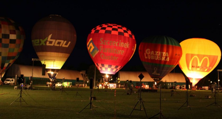 Festiwal Balonowy 2023 w Szczecinku. Latające smoki i wiele więcej!
