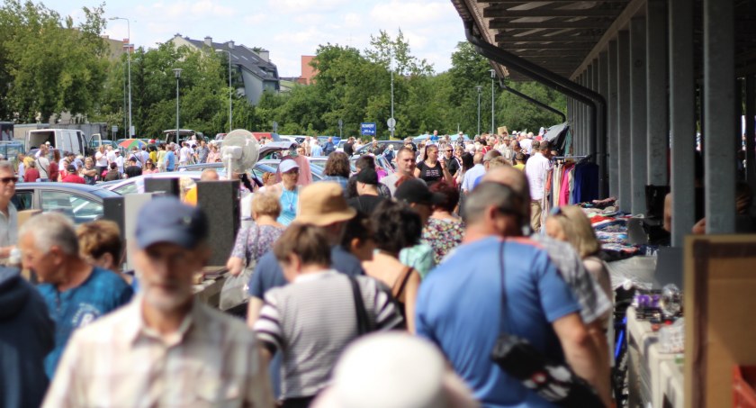 Czego tam nie było! „Pchli targ” w Szczecinku po raz piąty