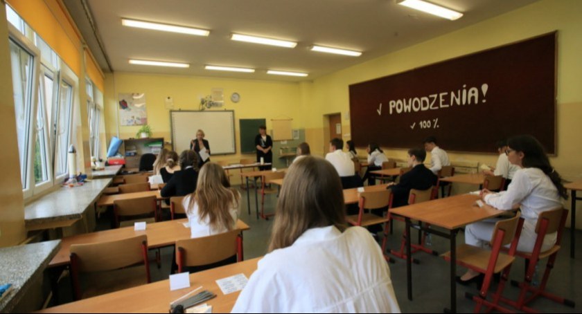 Ósmoklasiści dali radę. Ale w której szkole najbardziej?