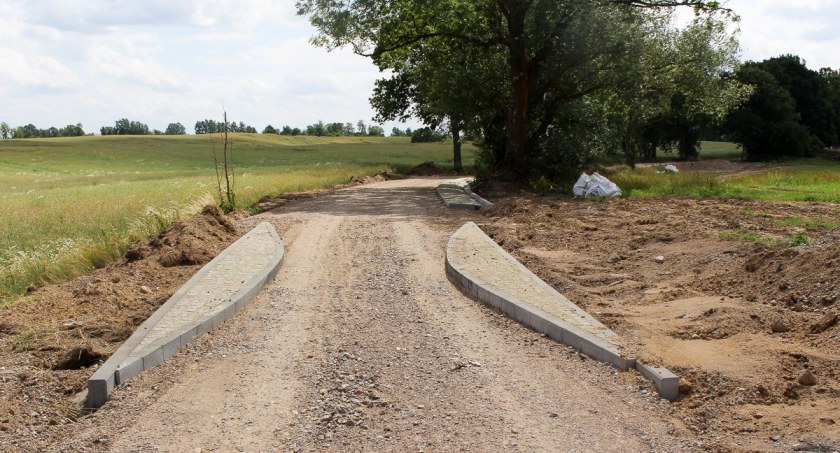 Do Bornego na rowerze asfaltem i przez las