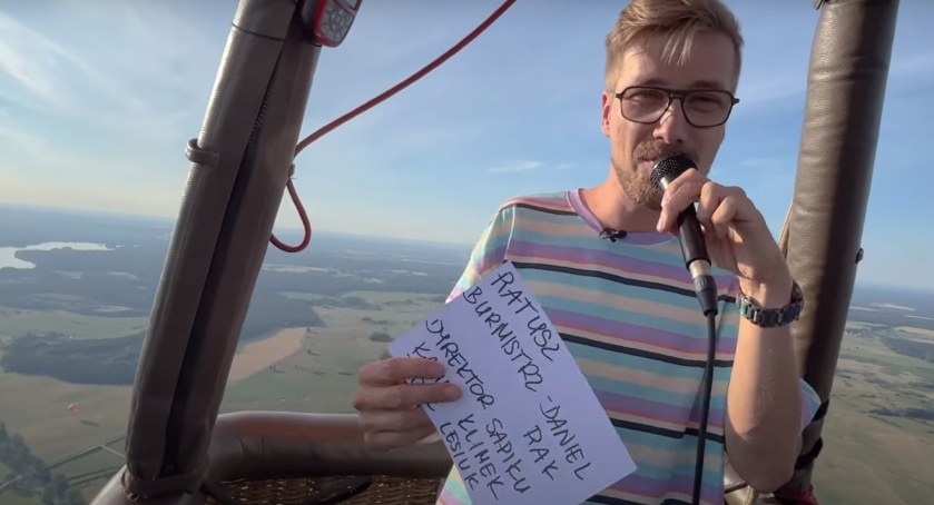 „Mikser” o Szczecinku. Leci w balonie i rapuje