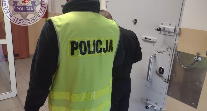 Okradł mieszkanie i wyszedł z psem na spacer