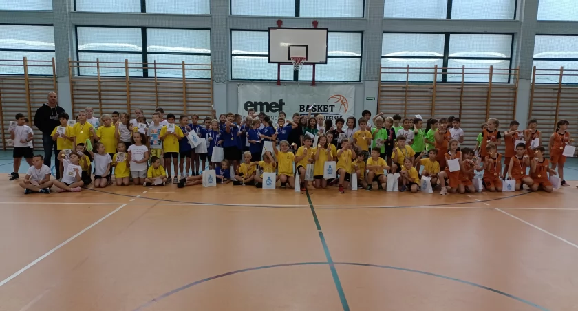 Emocje i dobra zabawa. Trzecie klasy miały szansę pokazać, co potrafią