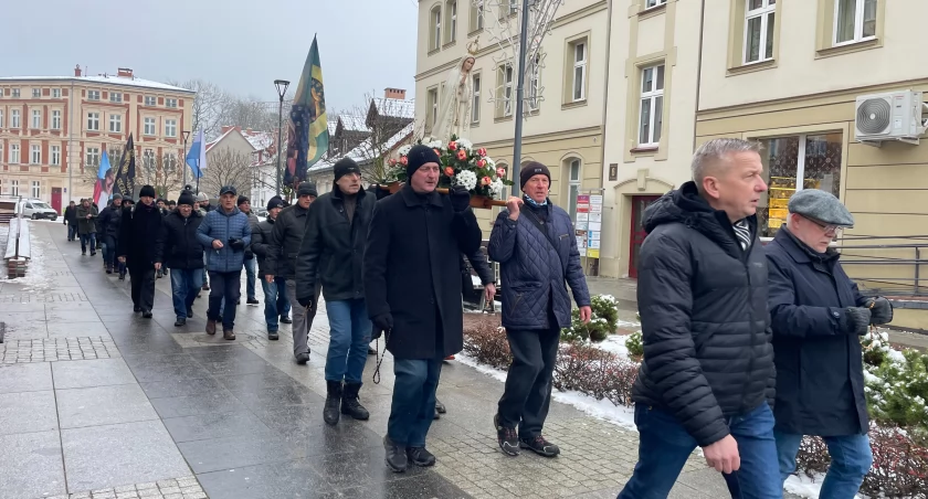 Modlitwa na ulicy. Grudniowy „męski różaniec”  