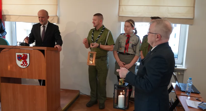 Światełko pokoju już w starostwie. Można zabrać do domu