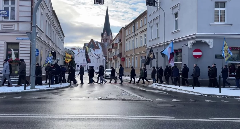 Zimno, ale szli jak zwykle. Kolejny męski różaniec