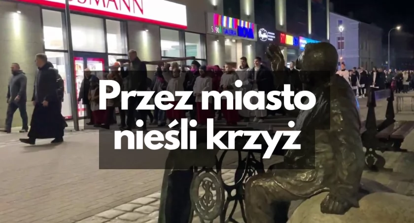 Droga Krzyżowa na ulicach. Setki wiernych