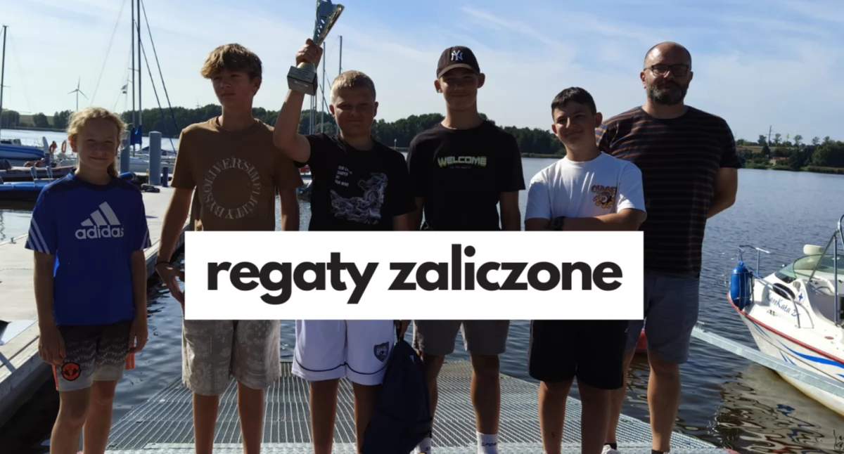 Wojciech Lisiecki na podium Regat o Puchar Żnina