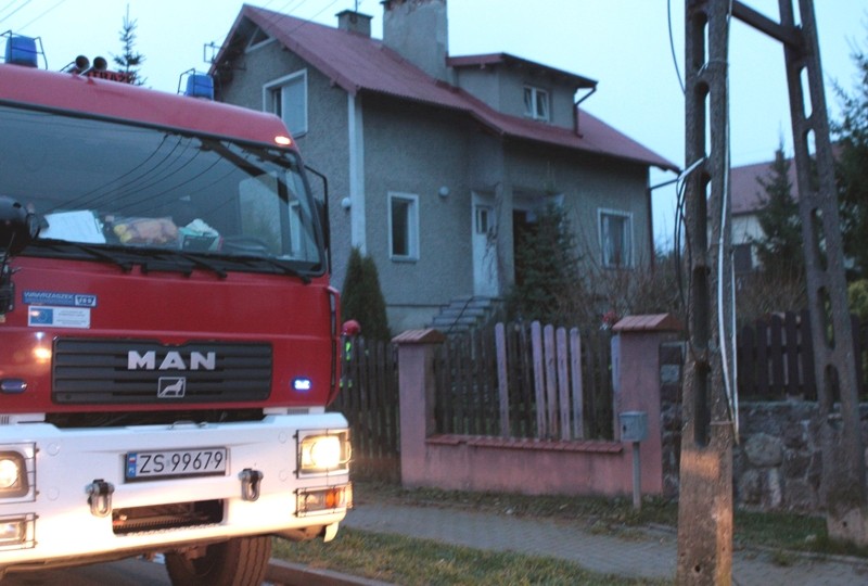 Pożar przy Bukowej - poddasze w ogniu