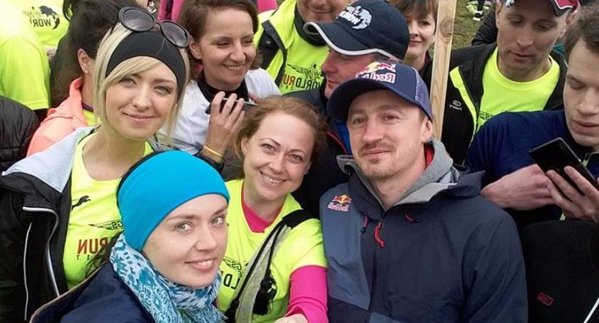 Gonił je... Adam Małysz. Biegaczki ze Szczecinka na Wings for Life World Run