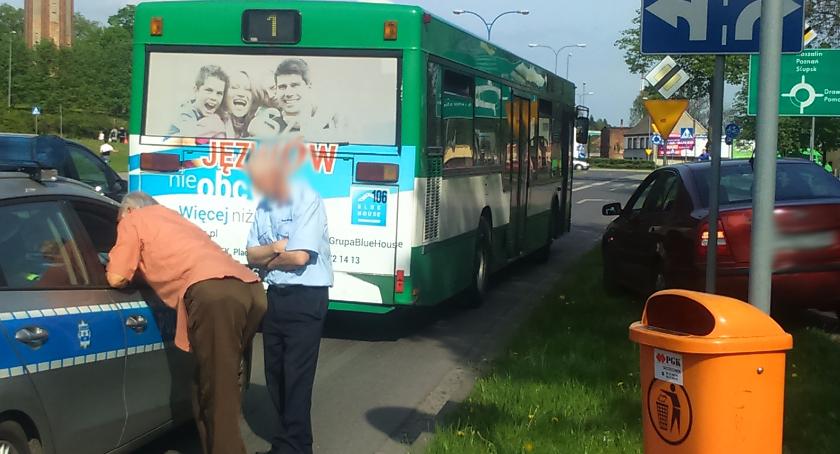 Zderzenie skody z autobusem
