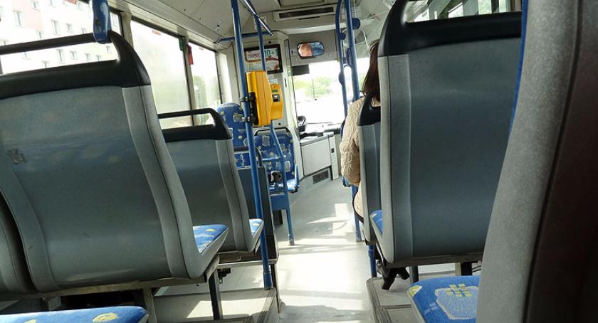 Listonosz pieszy lub z samochodem, inkasent, kierowca autobusu