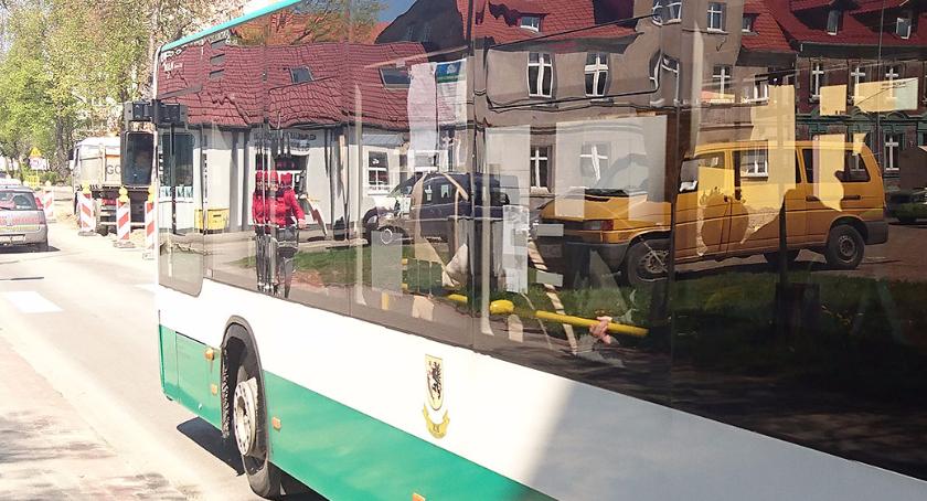 Autobusy miejskie w Szczecinku też stoją w korkach