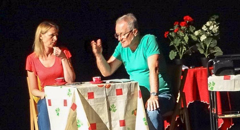 „Działka”, czyli o uzależnieniu wprost