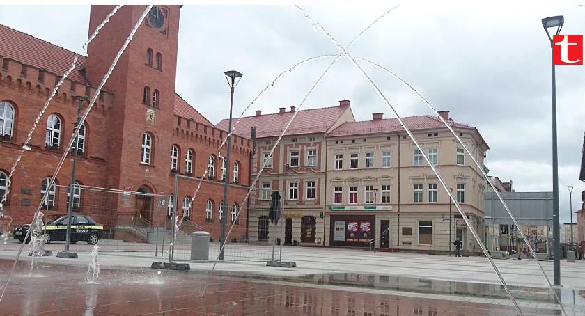 Łuki wodne na placu Wolności 