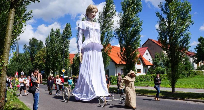 Księżna Jadwiga na deptaku będzie kwestować na mural