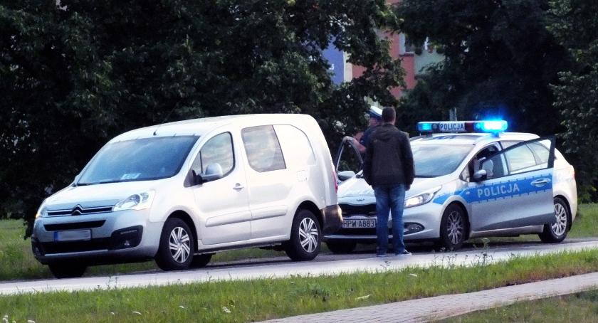 Pijany Estończyk w Szczecinku wezwał policję, bo zderzył się z krawężnikiem