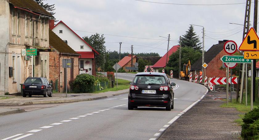 Gwda Wielka z chodnikiem