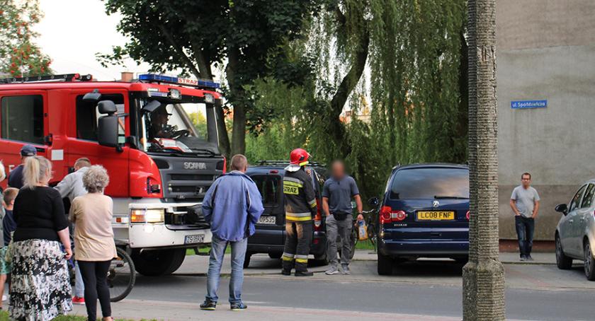 Dym w mieszkaniu na Spółdzielczej. Interweniowali strażacy