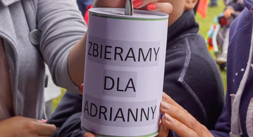 Adriana walczy z nowotworem. Pomagają jej także sąsiedzi