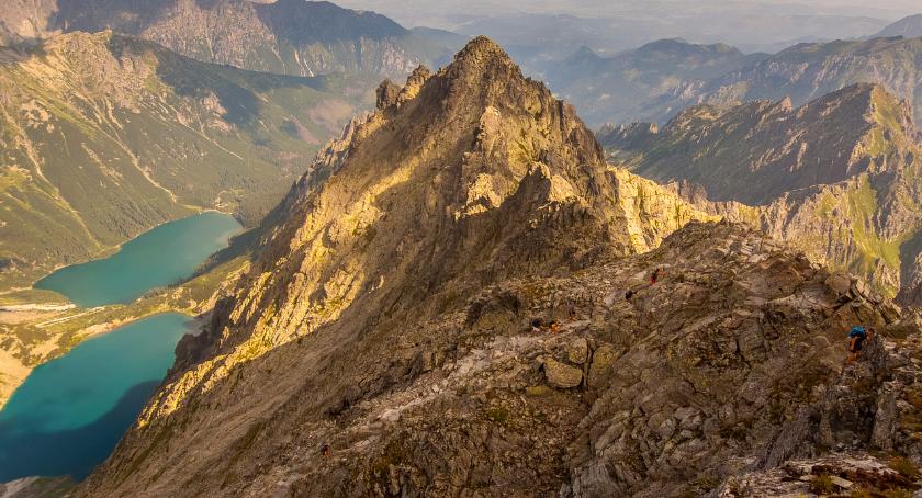 Jak przygotować się do wycieczki w Tatry – praktyczne wskazówki
